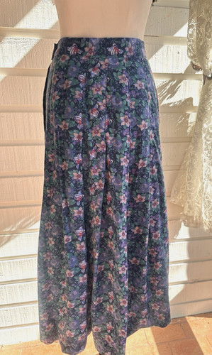 Vintage laura ashley pleaded - laura,