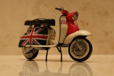 Tin toy retro figurine classic