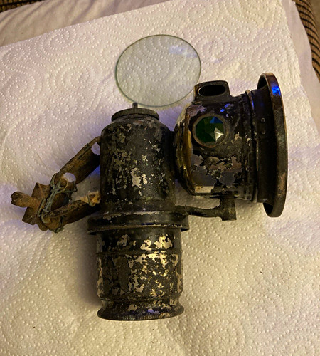 Lucas carbide gas - carbide, lantern