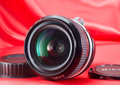 Nikon nikkor 28mm 8 - 28mm, f/2.8