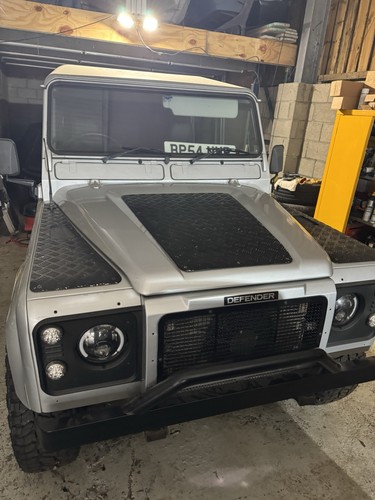 Land rover defender - land,