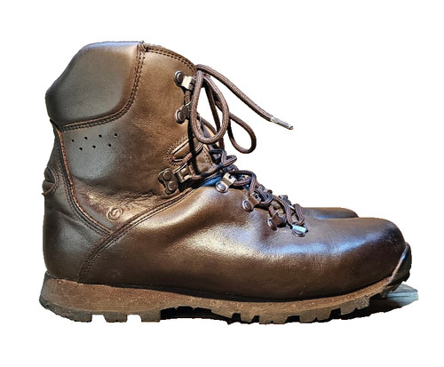 Lightweight hiking boots
