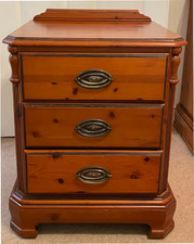 Chateux Ducal Pine Bedside table