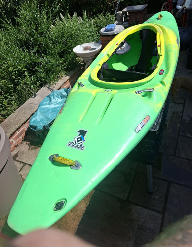 Pyranha one medium kayak - pyranha,