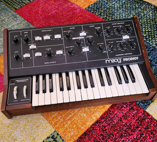 Moog prodigy dual - dual, oscillator