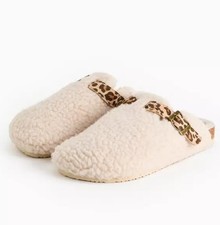 TU Bnwt Size M Cream Borg