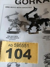 GAMES WORKSHOP/WARHAMMER GORKAMORKA `ORK BOYZ` with PICK & SHOOTA (METAL)