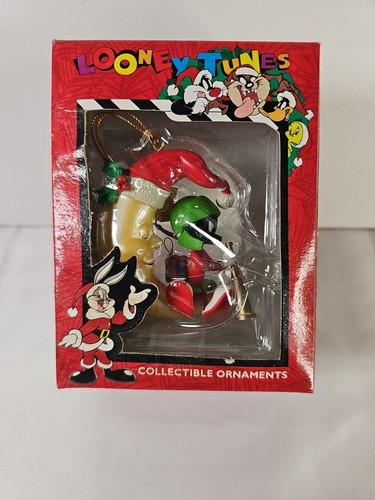 Looney tunes ornament - looney, marvin