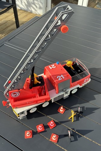 Playmobil vintage fire engine - fire,