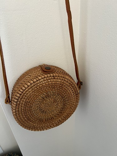 Hand woven round rattan wicker - round,