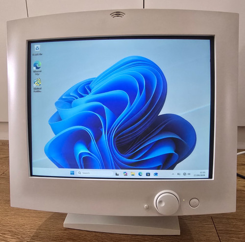 Proview 770m inch crt - proview, 17"