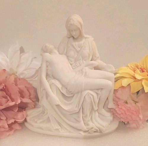 Michaelangelo the pieta - michaelangelo, pieta"