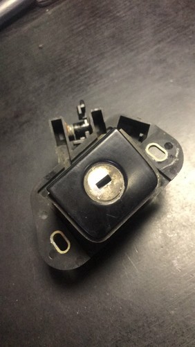 Gm712 rear lid lock - rear, (boot