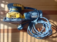 DeWalt DWE6411 Type1 240v 1/4 sheet Palm Sander in GWO