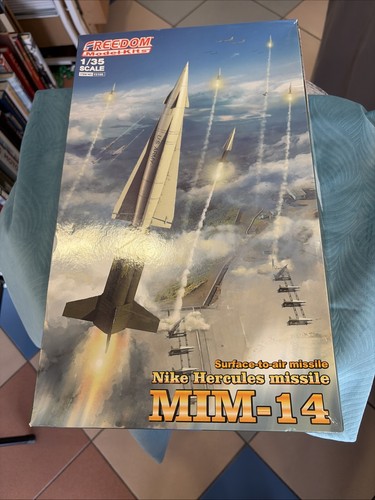 Freedom model kits - freedom, 1.35