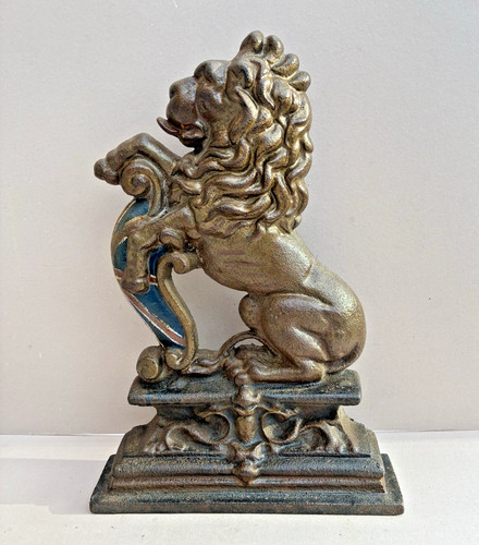 Antique cast iron rampant lion - rampant,