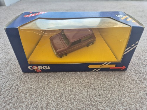 1990 vintage corgi - 1/36, maroon