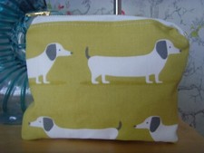 18cm x 14cm COIN  PURSEBAG  ZIPPED  YELLOW  SAUSAGE DOG PRINT  LINED SCION