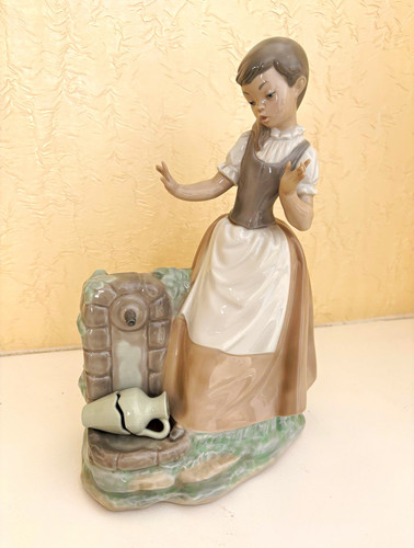 Nao lladró porcelain figurine - nao,