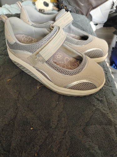 Skechers shape size 4 - up, size,