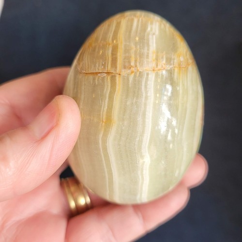 Green onyx egg approx - #31, –