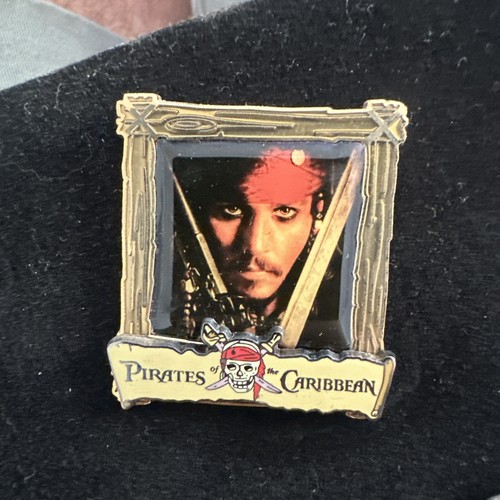 Disney pin badge - disney,