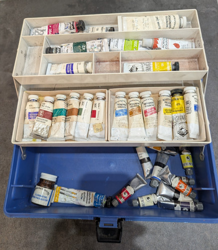 Artbin inscribe containing oil - artbin,