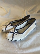 Fred Perry White Blue Pumps