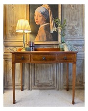 Elegant Antique Georgian Style