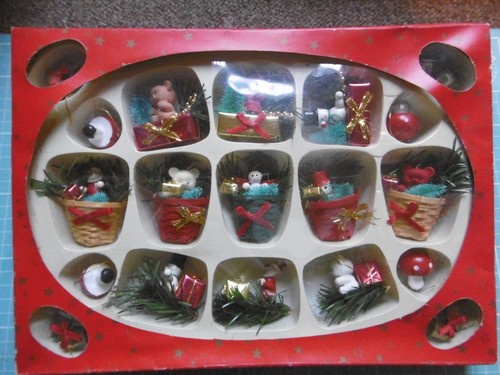 Vintage box xmas tree baubles - vintage,