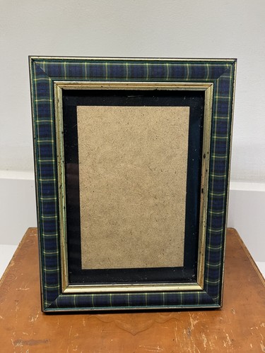 Vintage tartan hang - or, stand