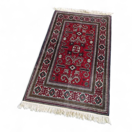 Traditional red rug geometric - traditional,