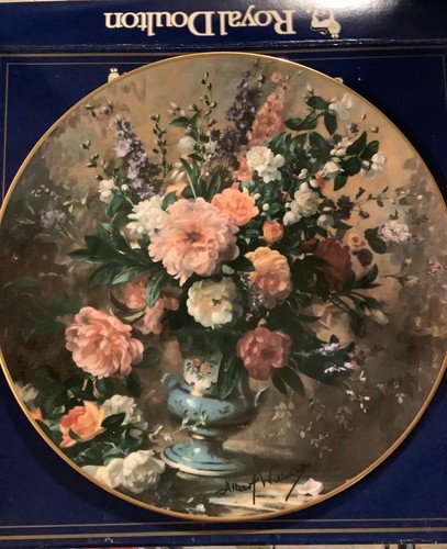 Royal doulton plate pink - plate,