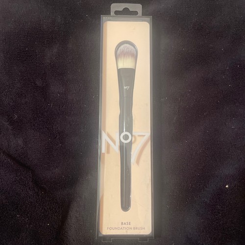 No7 base foundation brush - base,