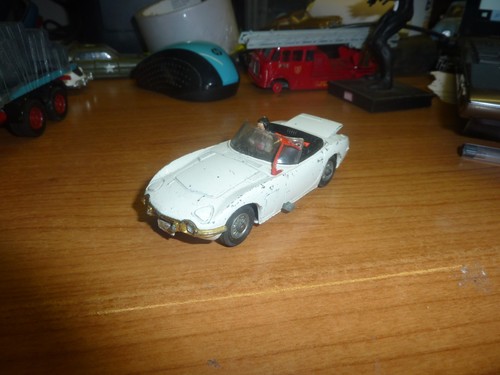 Corgi james bond 007 toyota - james,