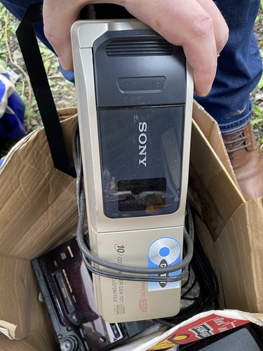 Sony disk car player cdx - 10,