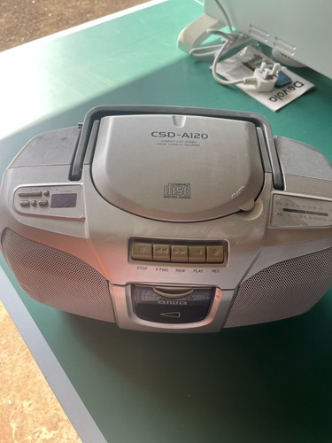 Aiwa portable player and - cd,