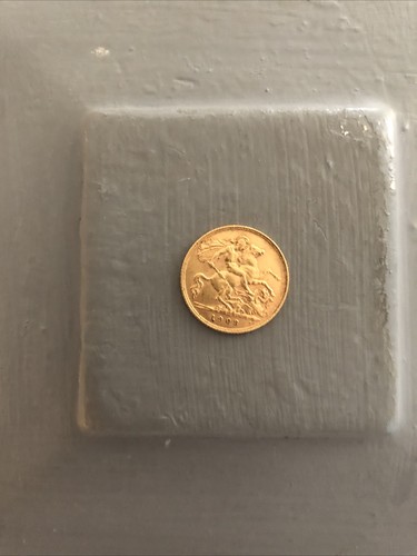 Gold half sovereign - half,