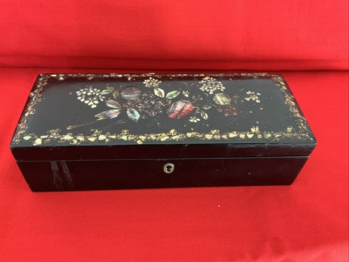 Vintage japanese lacquered box - lacquered,