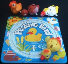WIND-UP PECKING BIRDS -