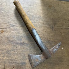 VINTAGE HAND AXE,/FIREMANS AXE   