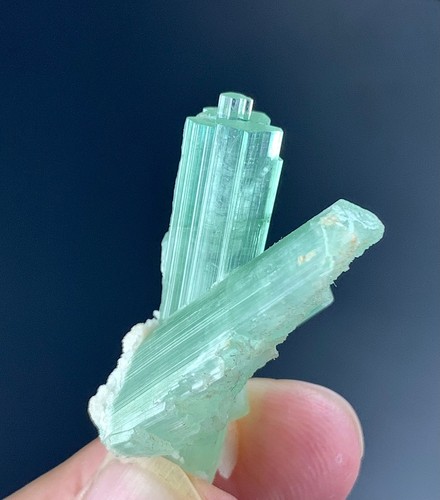 Carat tourmaline crystal - 32,