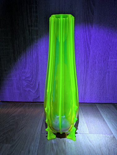Ribbed green uranium - ribbed, glass