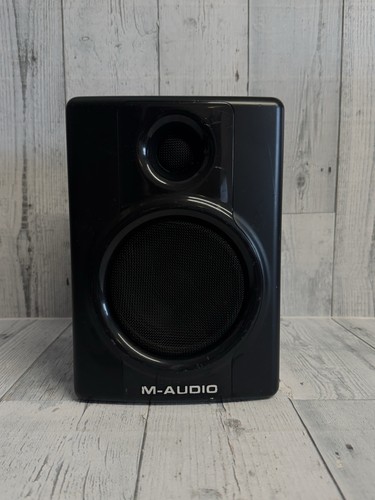Audio studiophile av40 - m-audio, right