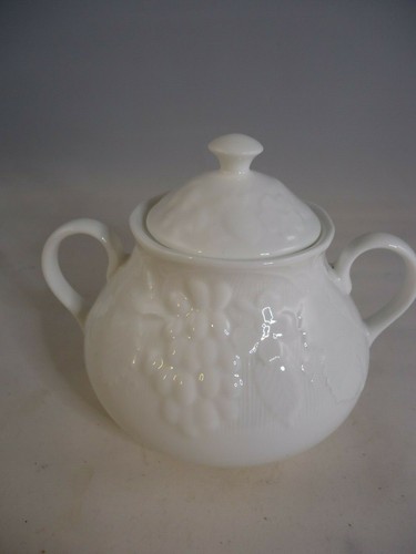 Wedgwood strawberry vine - strawberry,