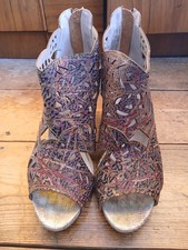 Laura Vita Alcebaneo Peep Toe