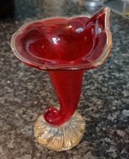 FINE MID-CENTURY MURANO RUBY/GILT JACK IN THE PULPIT/CORNICOPIA GLASS VASE.