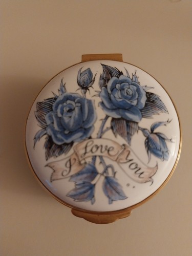 Crummles love box - 'love',