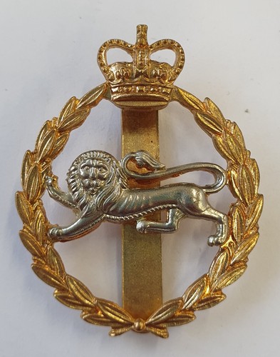 Army cap badge kings own - -,