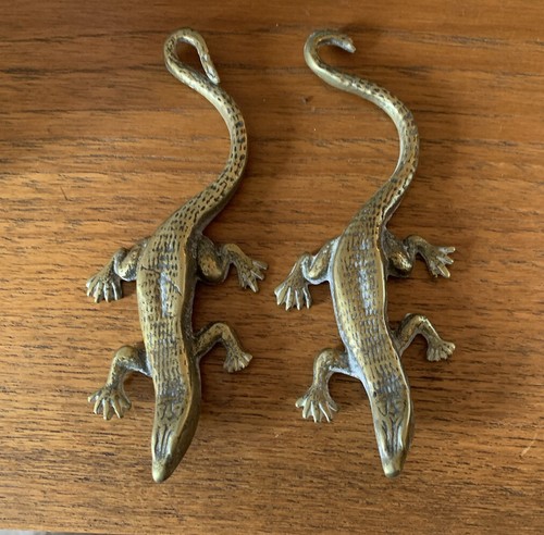 Antique bronze lizard figure - bronze,